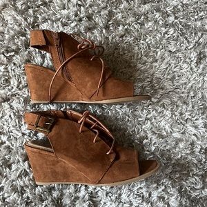 Brand new - Never worn Womans 7 1/2 open toe wedge heels